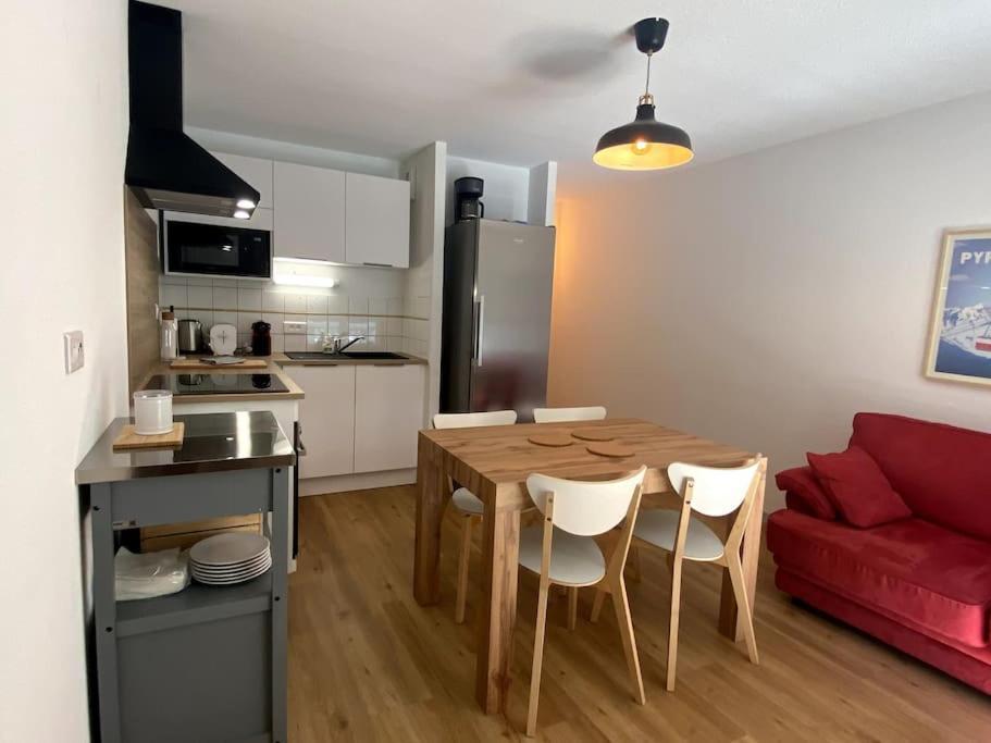 T3 Centre Ville Avec Parking, Balcon Et Wifi. 5P. Cauterets Exterior foto
